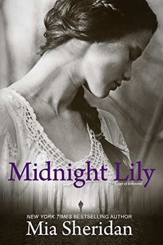 Beispielbild fr Midnight Lily zum Verkauf von Goodwill Books