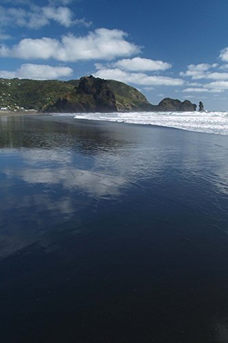 Beispielbild fr Piha Beach Auckland New Zealand Journal: 150 page lined notebook/diary zum Verkauf von Buchpark