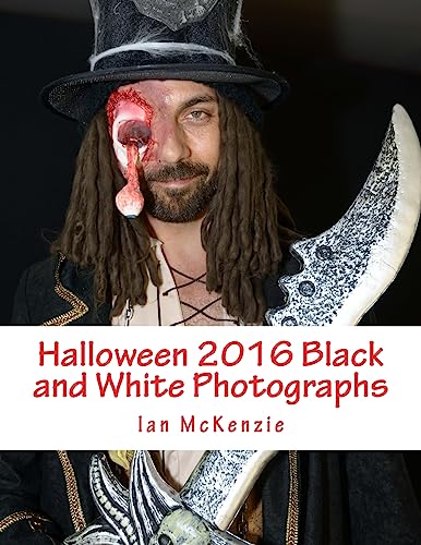 Imagen de archivo de Halloween 2016 Black and White Photographs a la venta por Lucky's Textbooks