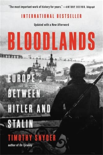 Beispielbild fr Bloodlands : Europe Between Hitler and Stalin zum Verkauf von Better World Books