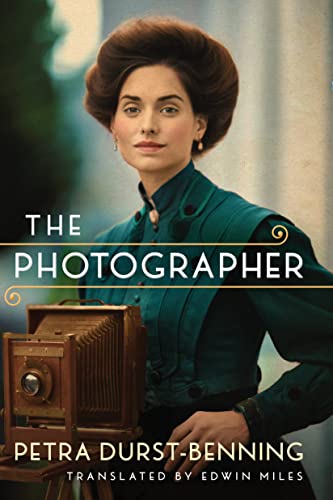Beispielbild für The Photographer (The Photographer's Saga, 1) zum Verkauf von Discover Books