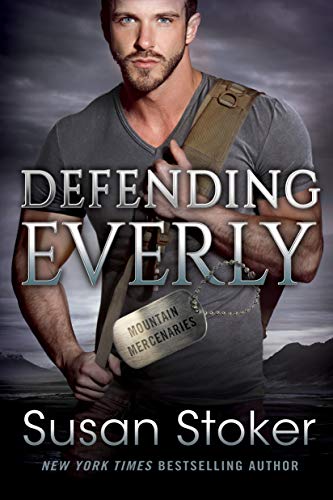 Beispielbild fr Defending Everly (Mountain Mercenaries, 5) zum Verkauf von SecondSale