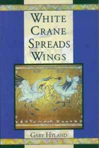 9781550501063: White Crane Spreads Wings