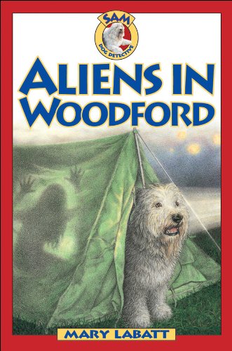 Beispielbild fr Aliens in Woodford zum Verkauf von ThriftBooks-Atlanta