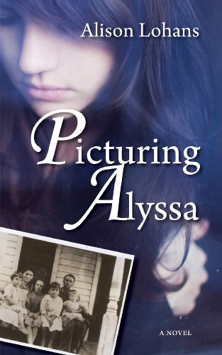 Imagen de archivo de Picturing Alyssa a la venta por TextbookRush