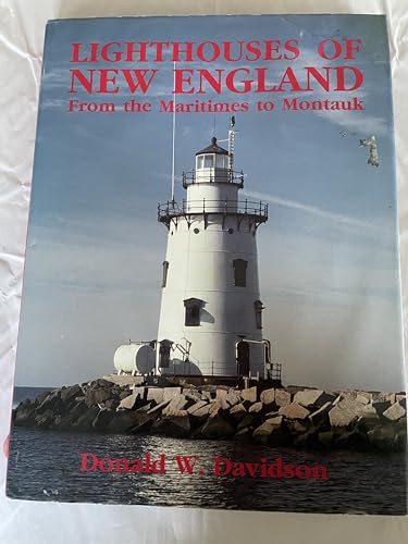 9781555216757: Lighthouses of New England: From the Maritimes to Montauk