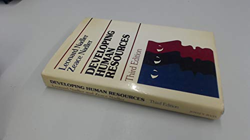 9781555421557: Developing Human Resources: Concepts and a Model (Jossey Bass Business & Management Series)