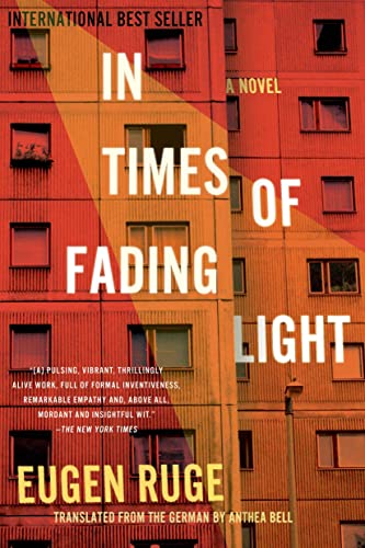 9781555976798: In Times of Fading Light: A Novel (Lannan Translation)