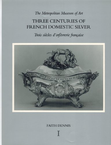 Imagen de archivo de Three cENTURIES OF fRENCH dOMESTIC sILVER a la venta por Pages en partage