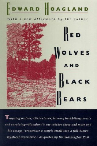 Imagen de archivo de Red Wolves and Black Bears : Nineteen Essays a la venta por Better World Books