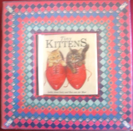 Imagen de archivo de Tiny Kittens a la venta por Your Online Bookstore