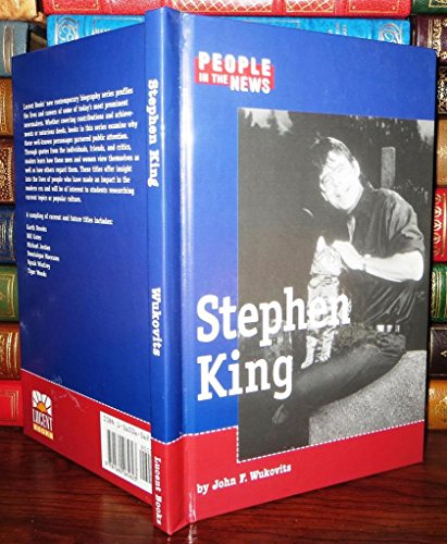 9781560065623: Stephen King (People in the news)