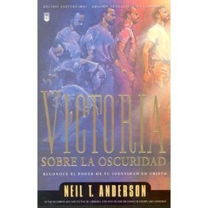 Imagen de archivo de Victoria Sobre La Oscuridad (Spanish Edition) a la venta por GoldenDragon