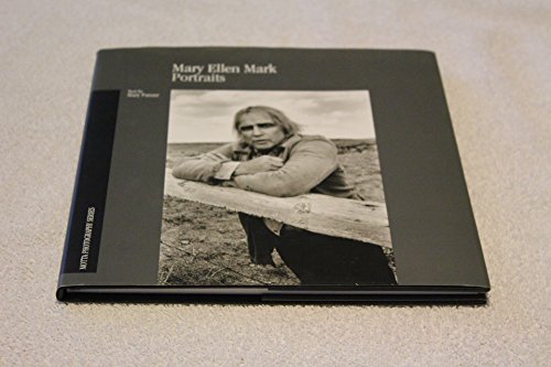 Imagen de archivo de Portraits : Photographs by Mary Ellen Mark a la venta por Better World Books