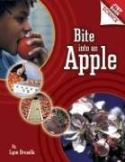 Imagen de archivo de Step Back Science: Bite Into an Apple a la venta por ThriftBooks-Dallas