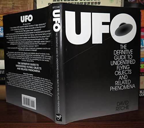 Imagen de archivo de UFO: The Definitive Guide to Unidentified Flying Objects a la venta por Frank J. Raucci, Bookseller