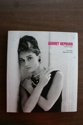 Beispielbild fr Audrey Hepburn: A Life in Pictures zum Verkauf von Goodwill of Colorado