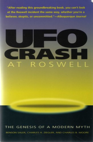 Imagen de archivo de UFO Crash at Roswell: Genesis of a Modern Myth a la venta por Half Price Books Inc.