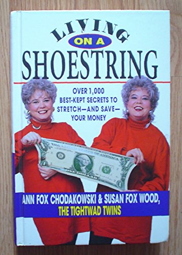 Imagen de archivo de Living on a Shoestring a la venta por BookHolders