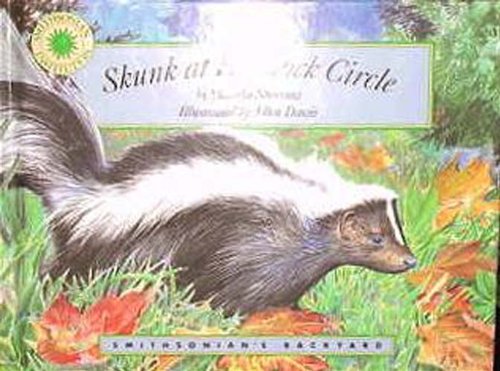 Beispielbild fr Skunk at Hemlock Circle (Backyard Readalongs) zum Verkauf von Wonder Book