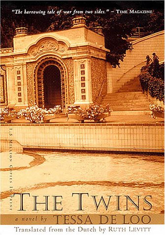 Imagen de archivo de The Twins a la venta por Better World Books