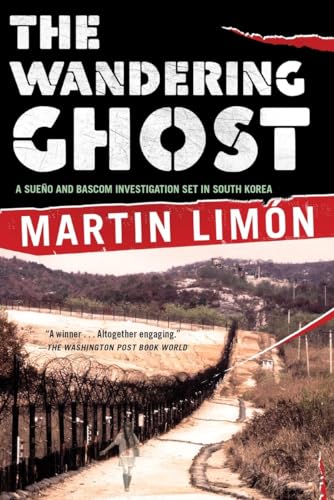 9781569475270: The Wandering Ghost: A Sergeants Sueo and Bascom Investigation (Vol. 5) (A Sergeants Sueo and Bascom Novel)