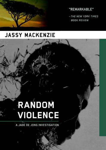 9781569479117: Random Violence (A PI Jade de Jong Novel)