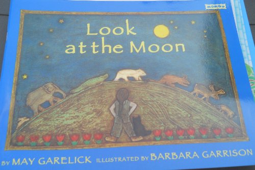 Beispielbild fr Look at the Moon zum Verkauf von Wonder Book
