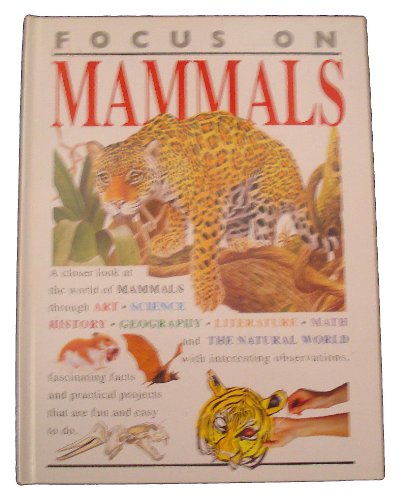 Imagen de archivo de Focus on Mammals a la venta por Better World Books: West