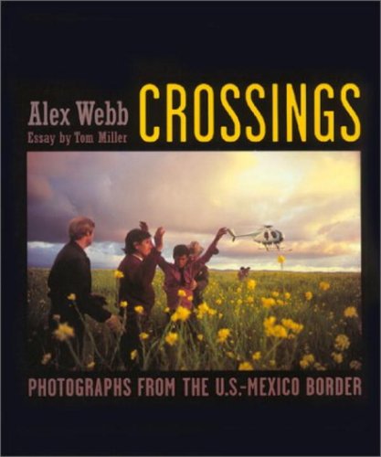 9781580930963: Crossings: Photographs Form the U.S.-Mexico Border: Photographs from the U. S. Mexico Border