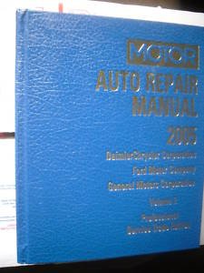 Stock image for Auto Repair Manual 2001-2005: DaimlerChrysler Corporation, Ford Motor Company And General Motors Corporation (Motor Auto Repair Manual Vol 2 Electronic) for sale by Better World Books