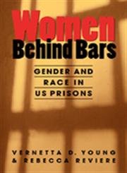 Beispielbild fr Women Behind Bars: Gender And Race in US Prisons zum Verkauf von BooksRun
