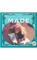 9781589526105: How Coins and Bills Are Made (Money Power)