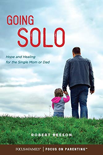 Imagen de archivo de Going Solo : Hope and Healing for the Single Mom or Dad a la venta por Better World Books