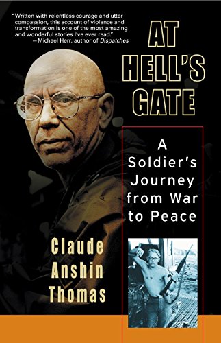 Imagen de archivo de At Hells Gate: A Soldiers Journey from War to Peace a la venta por Goodwill of Colorado