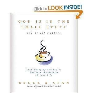 9781593101589: God Is in the Small Stuff (Fcs Members)