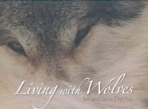 9781594850042: Living With Wolves