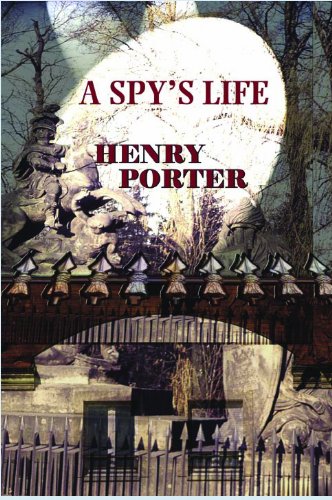 Beispielbild fr A Spy's Life (Large Print) zum Verkauf von Michael Knight, Bookseller