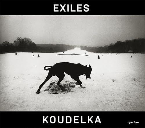 9781597112697: Josef Koudelka: Exiles