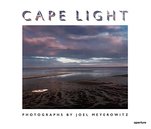 Beispielbild fr Cape Light: Photographs by Joel Meyerowitz zum Verkauf von Monster Bookshop