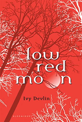 9781599905105: Low Red Moon