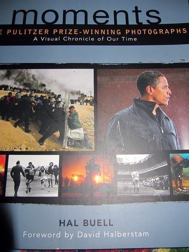 Stock image for Moments: The Pulitzer Prize-Winning Photographs- A Visual Chronicle of Our Time for sale by Better World Books