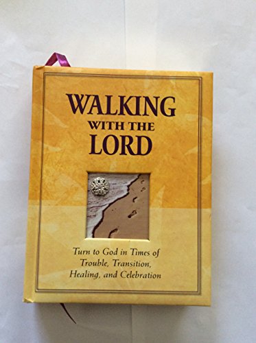 Imagen de archivo de Walking with the Lord-Footprints in the Sand a la venta por SecondSale