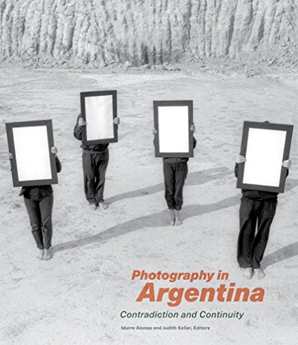 Imagen de archivo de Photography in Argentina: Contradiction and Continuity a la venta por PlumCircle