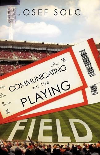 9781607917632: Communicating on the Playing Field
