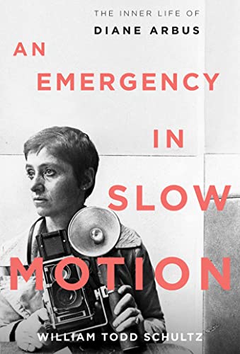 Stock image for An Emergency in Slow Motion : The Inner Life of Diane Arbus for sale by Better World Books