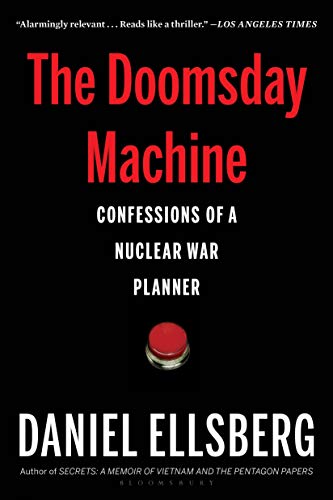 Beispielbild fr The Doomsday Machine: Confessions of a Nuclear War Planner zum Verkauf von gwdetroit