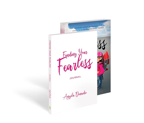 Stock image for Fearless and Finding Your Fearless Journal - Set: Two Book Bible Study and Journal for sale by Buchpark