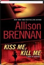 9781611294514: Kiss Me, Kill Me (Lucy Kincaid, Book 2)