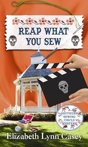 9781611735239: Reap What You Sew (Center Point Premier Mystery (Large Print))